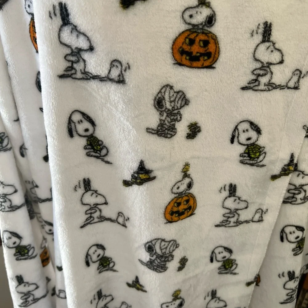 Peanuts lounge wear - Picture 8 of 9